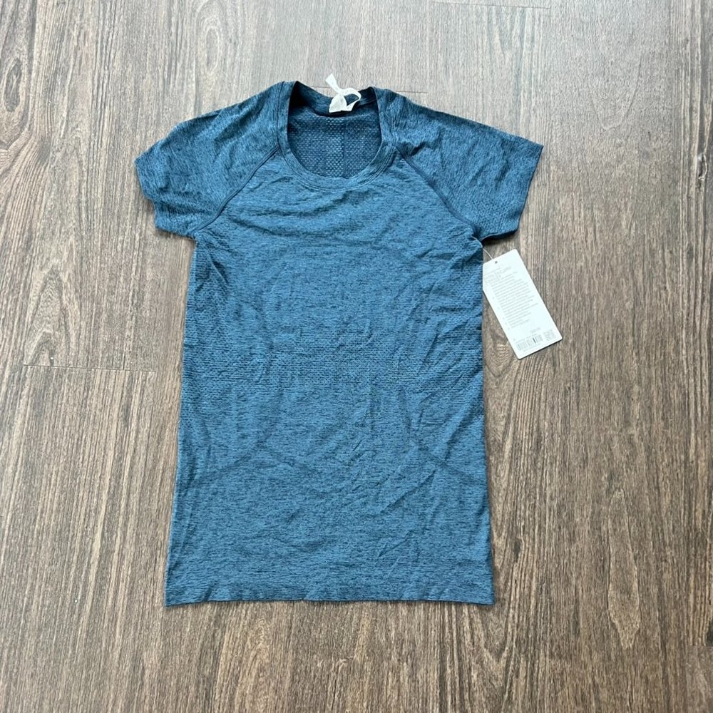 *SOLD* NWT Lululemon Swiftly Tech Tee SZ 6